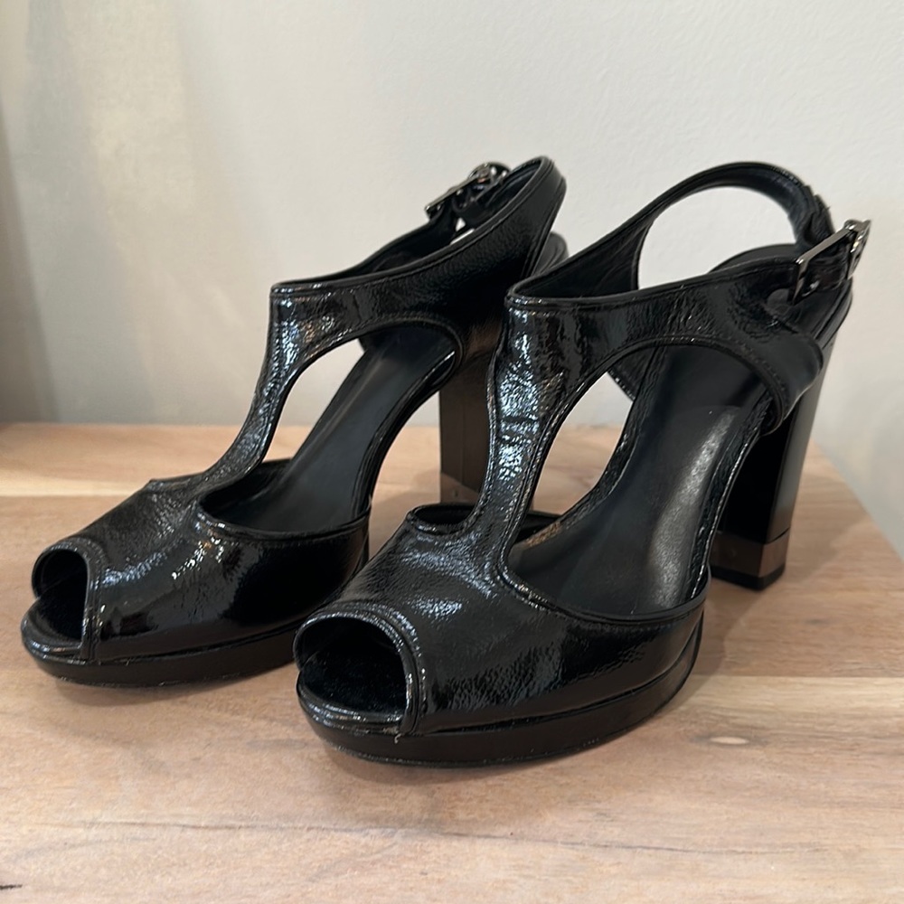 Tory Burch Black Patent Block Heels sz 8.5